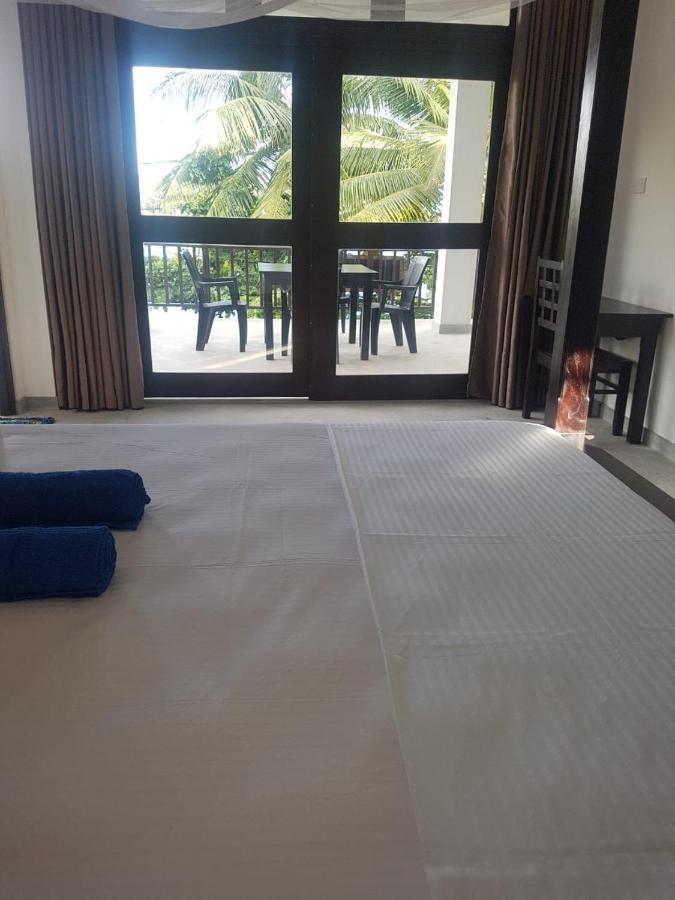 Sea Waves hiriketiya Otel Dikwella Dış mekan fotoğraf