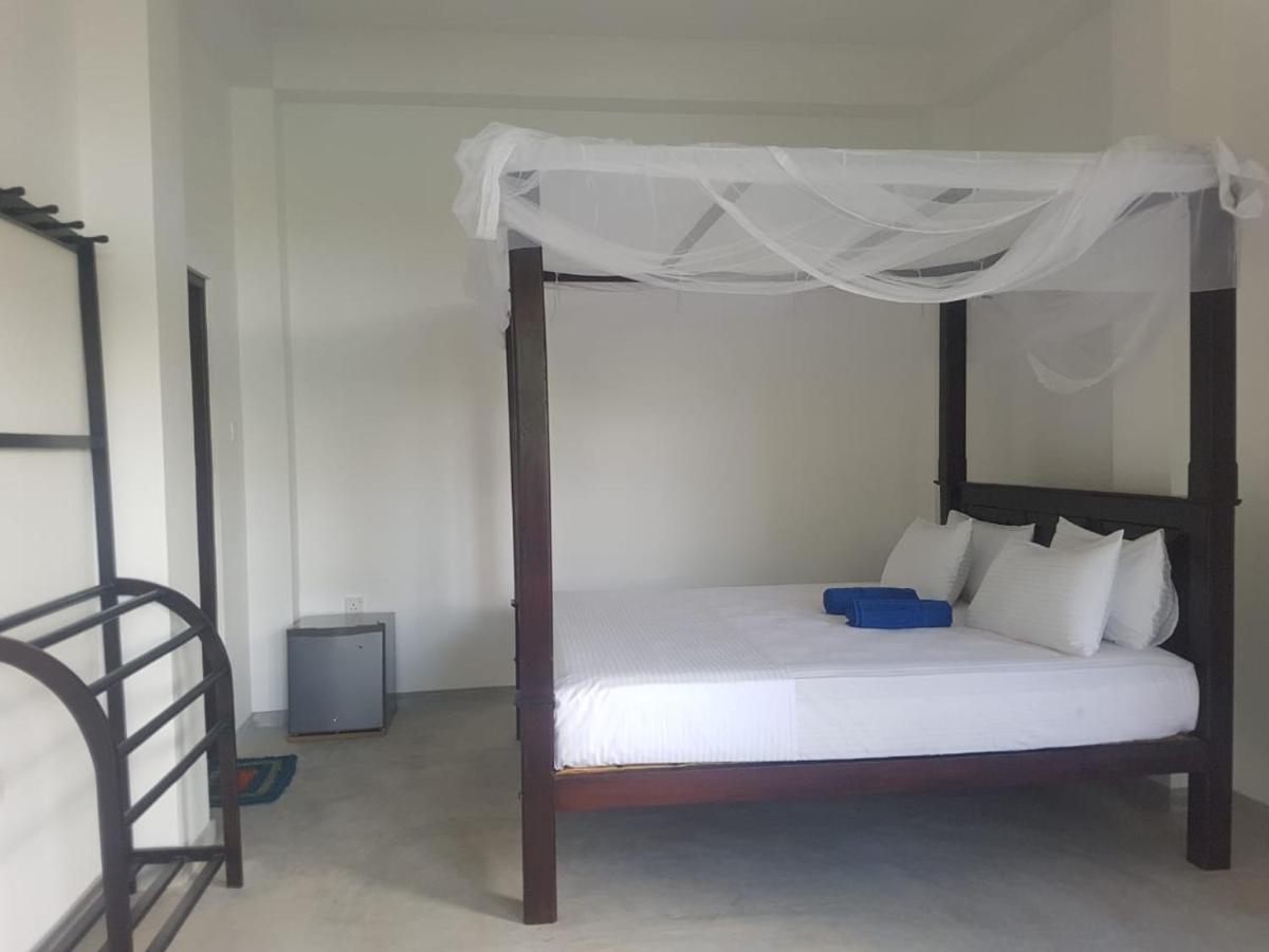 Sea Waves hiriketiya Otel Dikwella Dış mekan fotoğraf