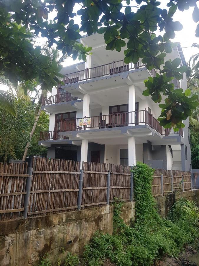 Sea Waves hiriketiya Otel Dikwella Dış mekan fotoğraf