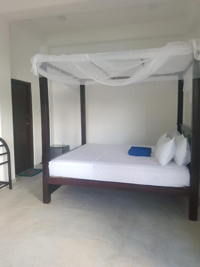 Sea Waves hiriketiya Otel Dikwella Dış mekan fotoğraf