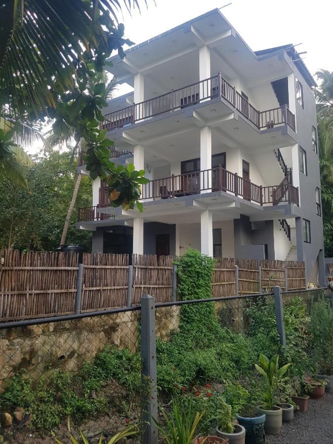 Sea Waves hiriketiya Otel Dikwella Dış mekan fotoğraf