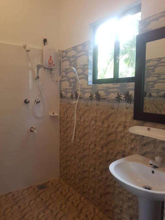 Sea Waves hiriketiya Otel Dikwella Dış mekan fotoğraf