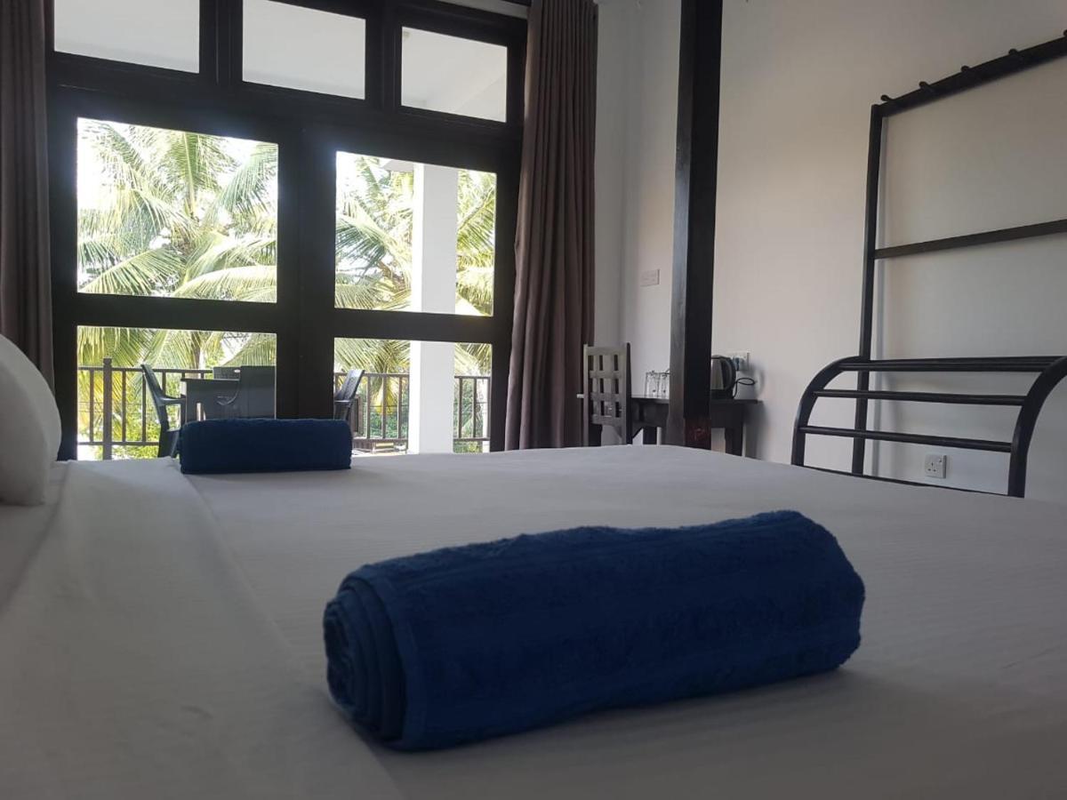 Sea Waves hiriketiya Otel Dikwella Dış mekan fotoğraf