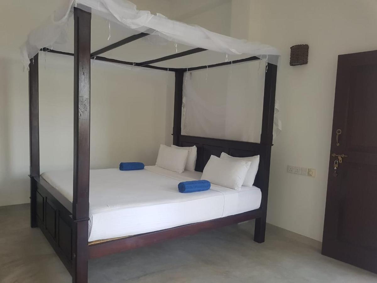 Sea Waves hiriketiya Otel Dikwella Dış mekan fotoğraf