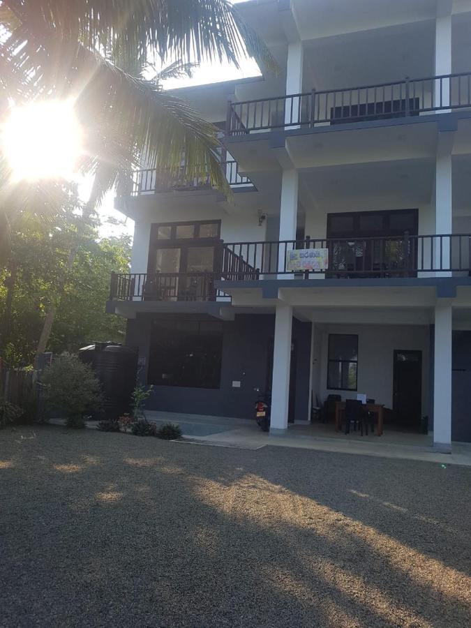 Sea Waves hiriketiya Otel Dikwella Dış mekan fotoğraf